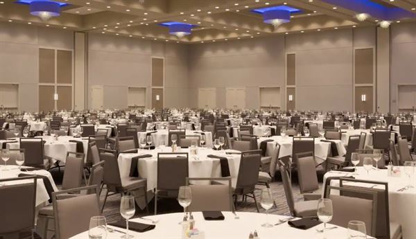 Embassy Suites by Hilton Kansas City Olathe