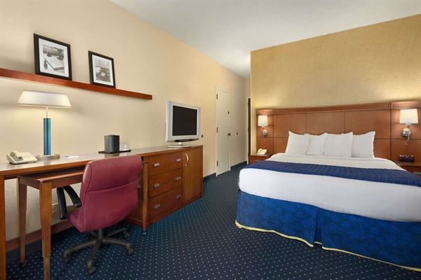 Baymont Inn and Suites Columbia Northwest