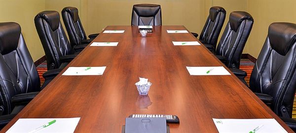 Holiday Inn Hotel & Suites Overland Park-Conv Ctr