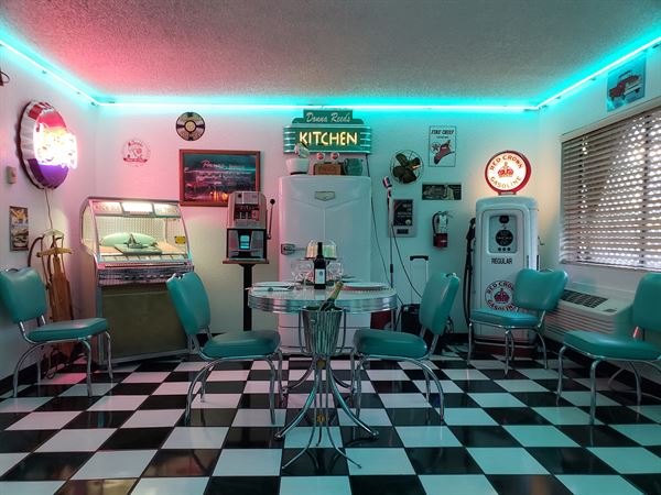 Viva Las Vegas Weddings Chapel