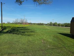 4 acre parking area able to handle limos, buses and campers