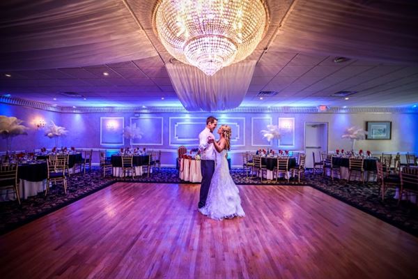 The Chandelier at Flanders Valley Weddings