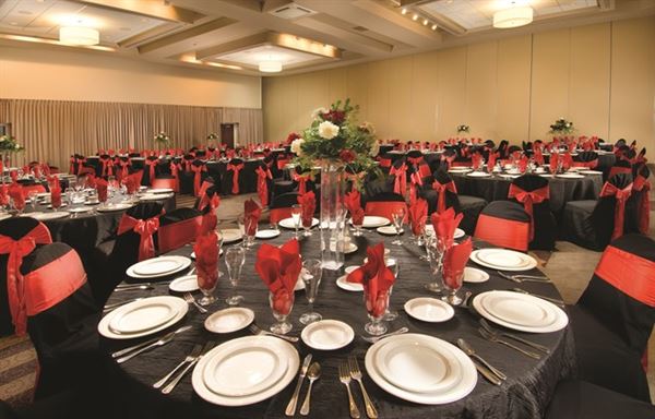 Drury Plaza Hotel Broadview