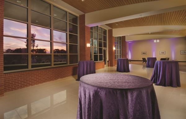 Drury Plaza Hotel Broadview