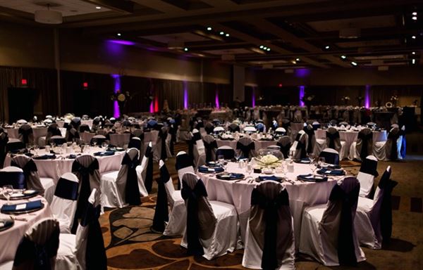 Drury Plaza Hotel Broadview