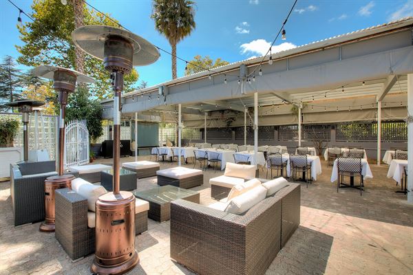 INDO Restaurant & Lounge