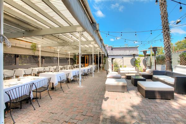 INDO Restaurant & Lounge