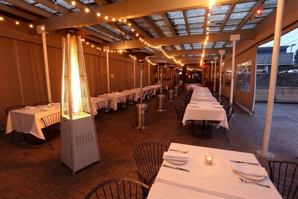 INDO Restaurant & Lounge