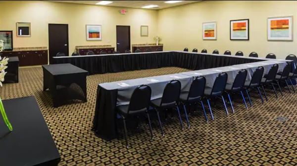 Hampton Inn & Suites 7 Hills Conference Center