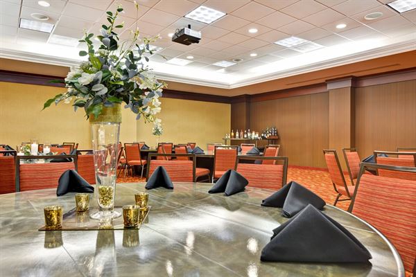 Courtyard Wichita at Old Town