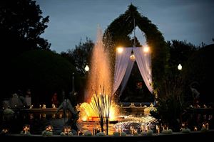 The Hampton Fountain Court