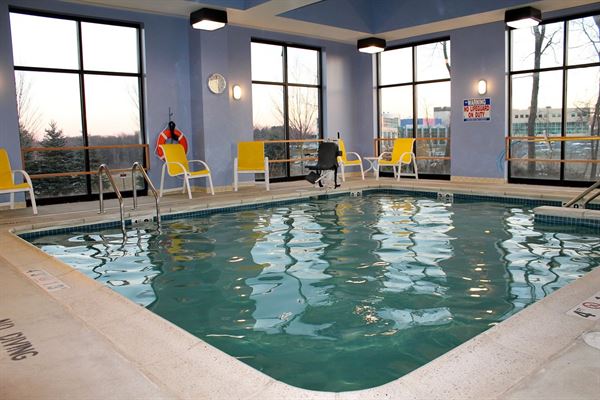 Holiday Inn Express & Suites Harrisburg West