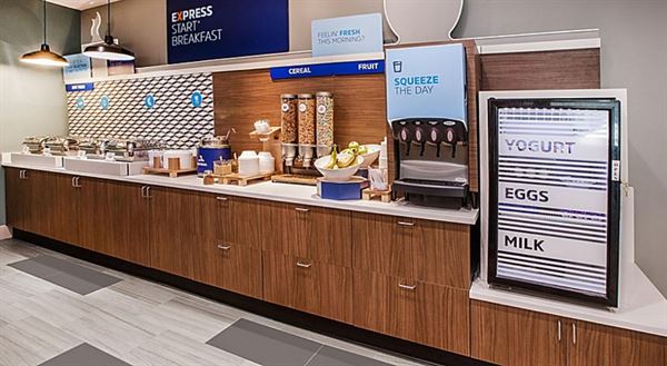 Holiday Inn Express & Suites Sanford