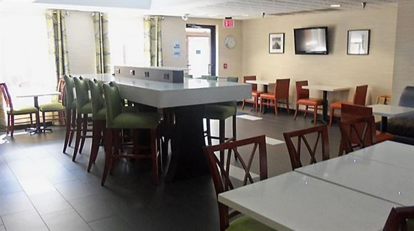 Holiday Inn Express & Suites Sanford