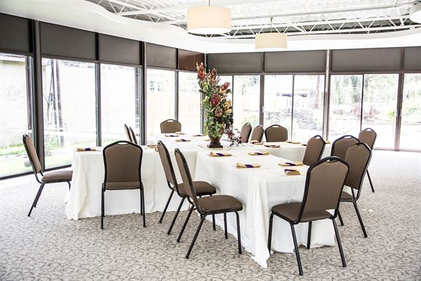 The Manor on Front B&B