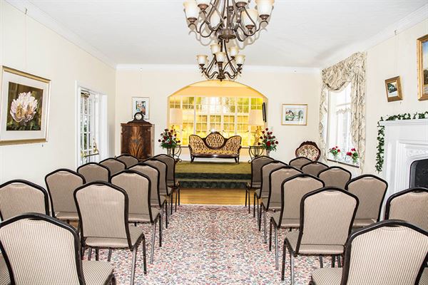 The Manor on Front B&B