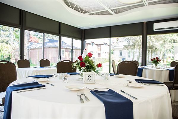 The Manor on Front B&B