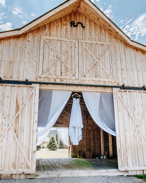 Antler Ridge Wedding and Event Venue