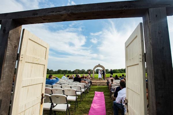 The Farmhouse Retreat Weddings