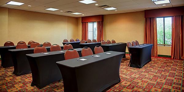 Holiday Inn Express & Suites South