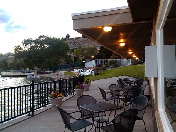 Darnell's Lake Resort