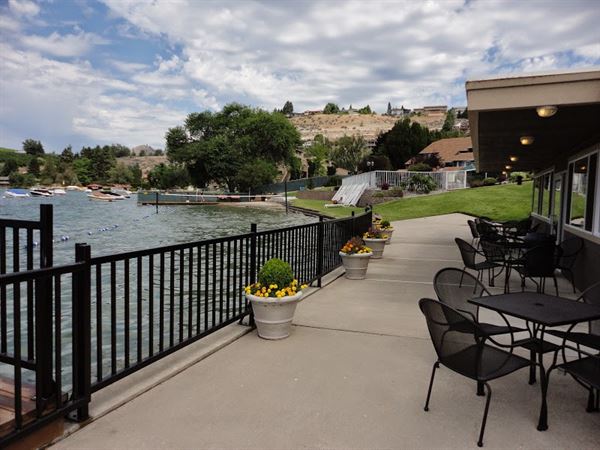 Darnell's Lake Resort