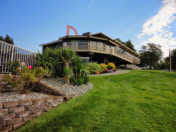 Darnell's Lake Resort