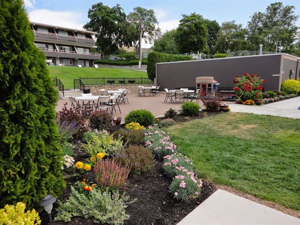 Darnell's Lake Resort