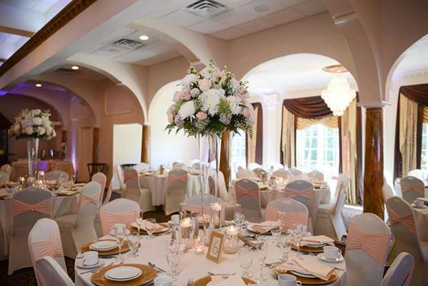 Georgina's Restaurant & Banquets