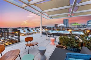 Rooftop Bar & Pool