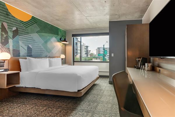 Cambria Phoenix Downtown Convention Center