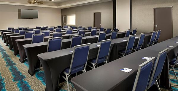 Holiday Inn Express & Suites Waco South