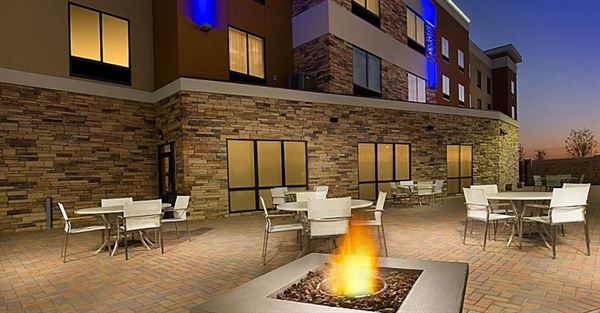 Holiday Inn Express & Suites Waco South