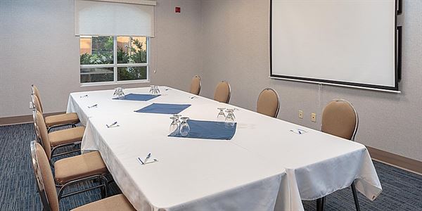 Holiday Inn Express Hotel & Suites - Belliville