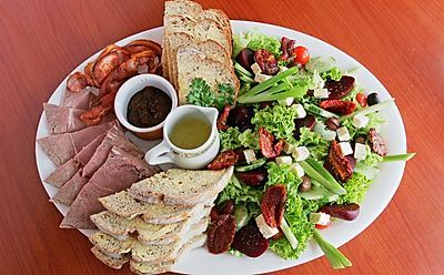 M.BISTRO 83 CATERING