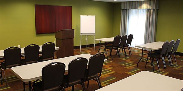 Holiday Inn Express & Suites Starkville