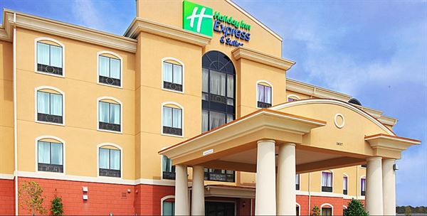 Holiday Inn Express & Suites Van Buren-Ft Smith Area