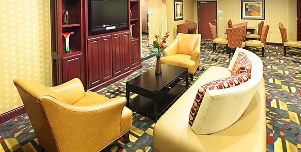 Holiday Inn Express & Suites Van Buren-Ft Smith Area