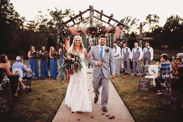 The Royal Ridge Weddings LLC