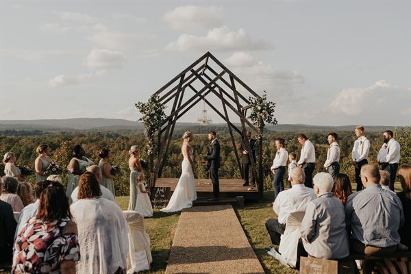 The Royal Ridge Weddings LLC