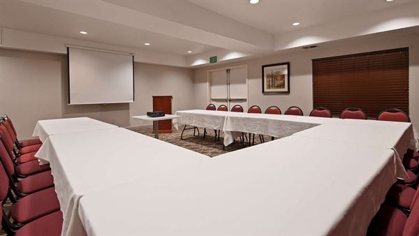 Best Western Plus - Villa Del Lago Inn