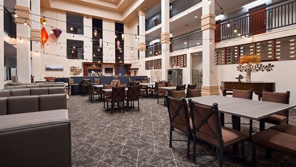 Best Western Plus - Villa Del Lago Inn