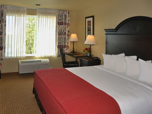 Oxford Suites Chico California Hotel