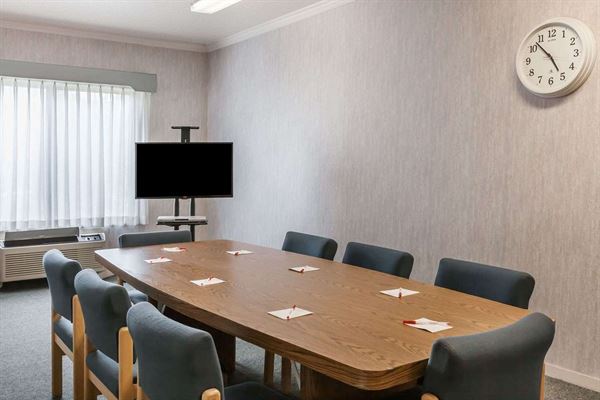 Ramada by Wyndham Bakersfield North