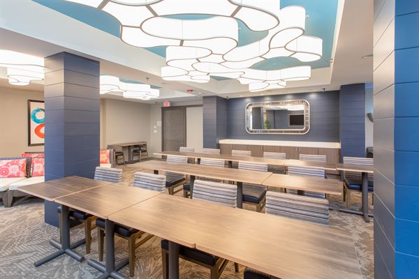 Holiday Inn Express On the Beach