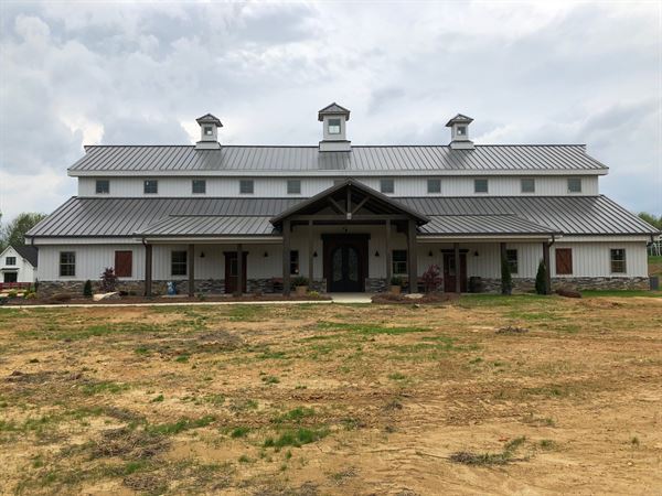 The Barn at Fiddle Dee Farms