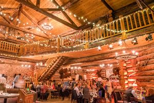 The T-Lazy-7 Event Lodge