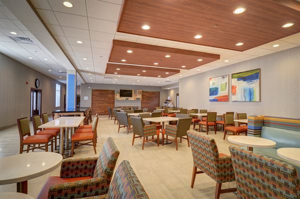 Holiday Inn Express & Suites North Platte