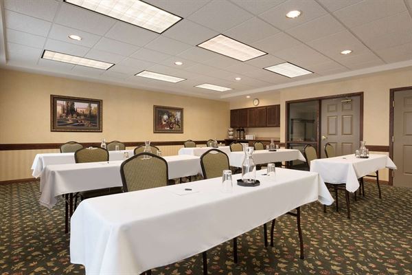 Country Inn & Suites By Carlson St. Cloud East