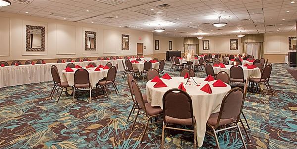 Holiday Inn Express & Suites Beatrice